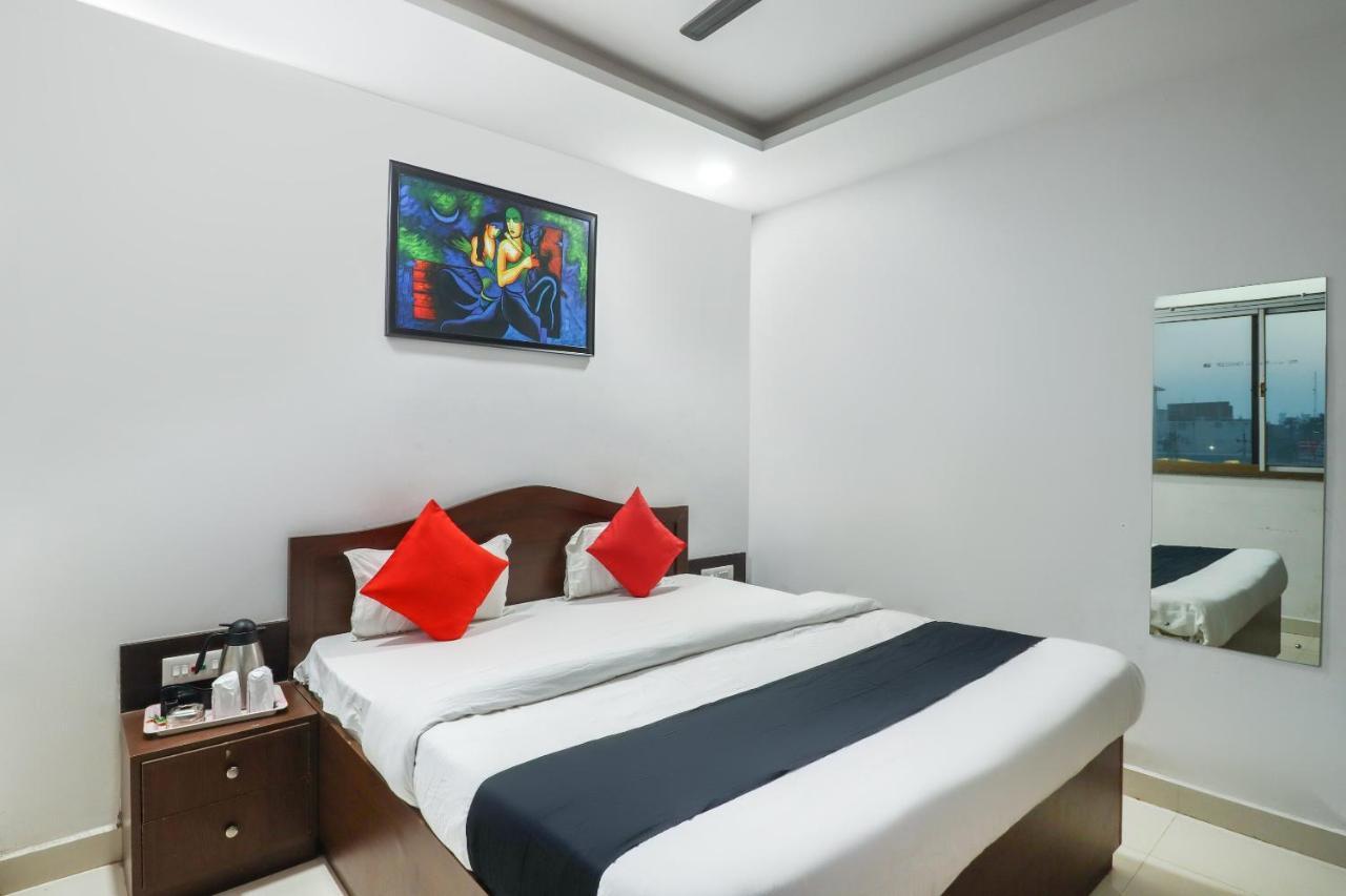 Capital O 70631 Hotel Dwarka International Darbhanga エクステリア 写真